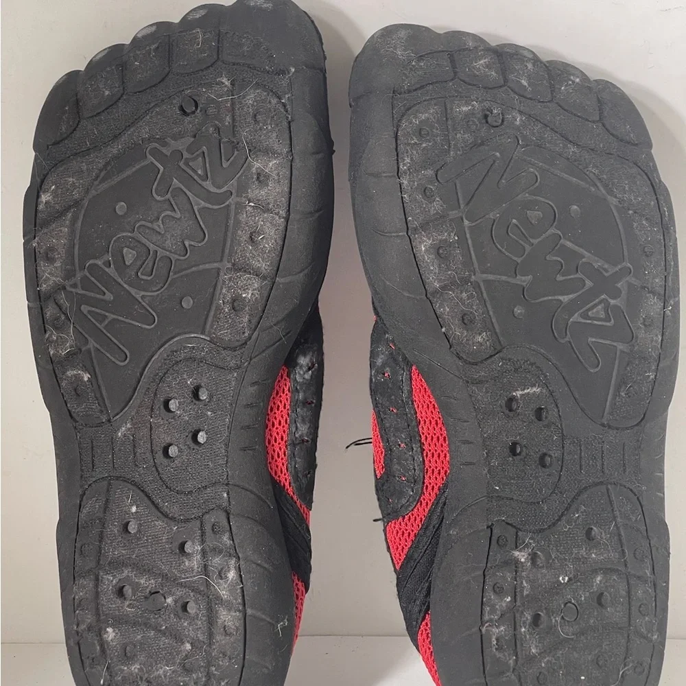 Kids Aqua Trek Water Shoes - Black and Red size 13/1